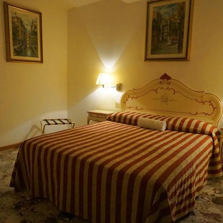 Guesthouse Al Profeta Venice Luaran gambar