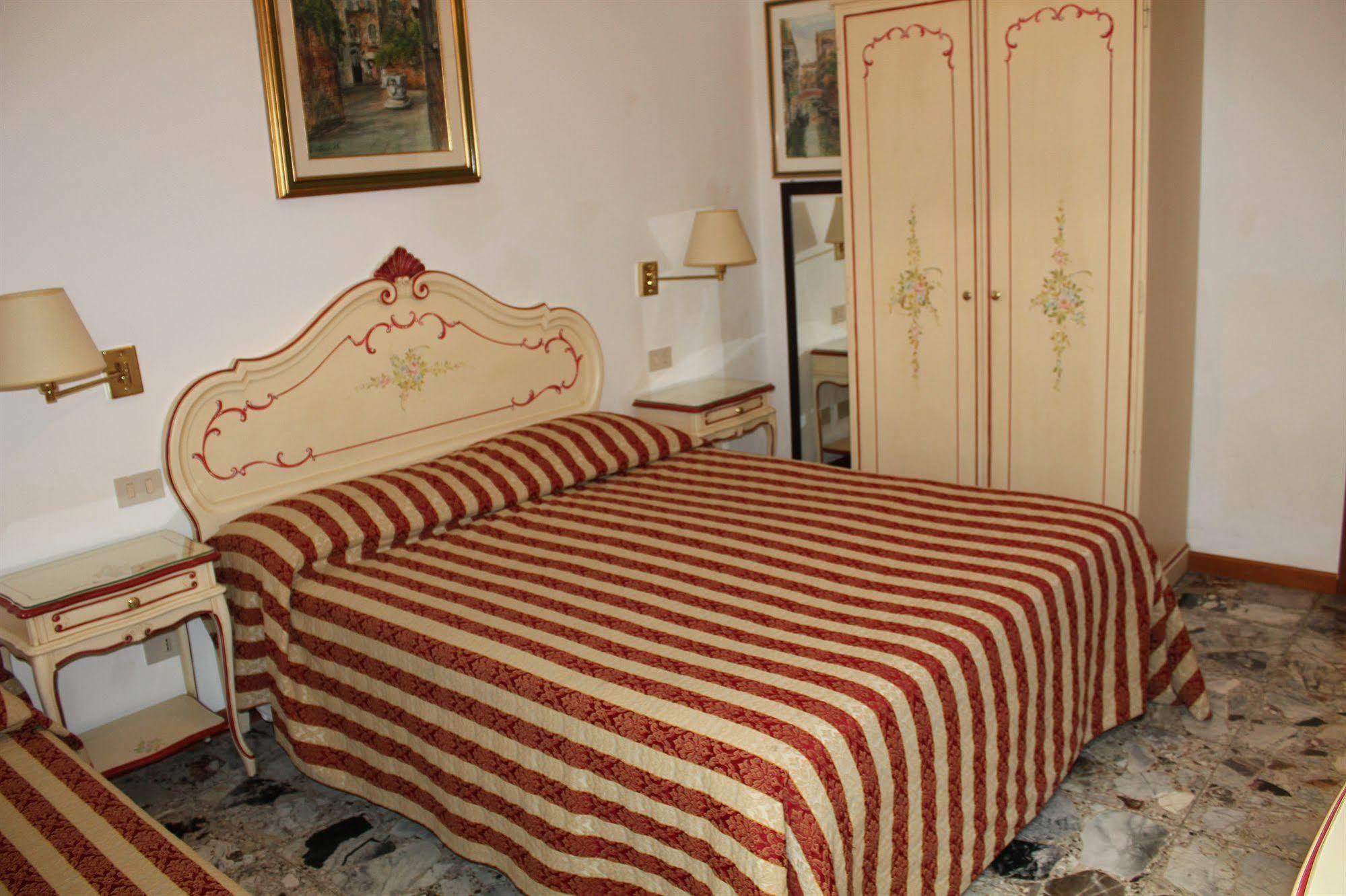 Guesthouse Al Profeta Venice Luaran gambar