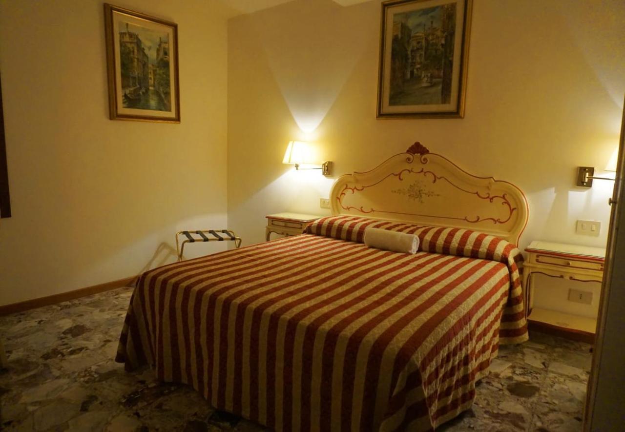 Guesthouse Al Profeta Venice Luaran gambar